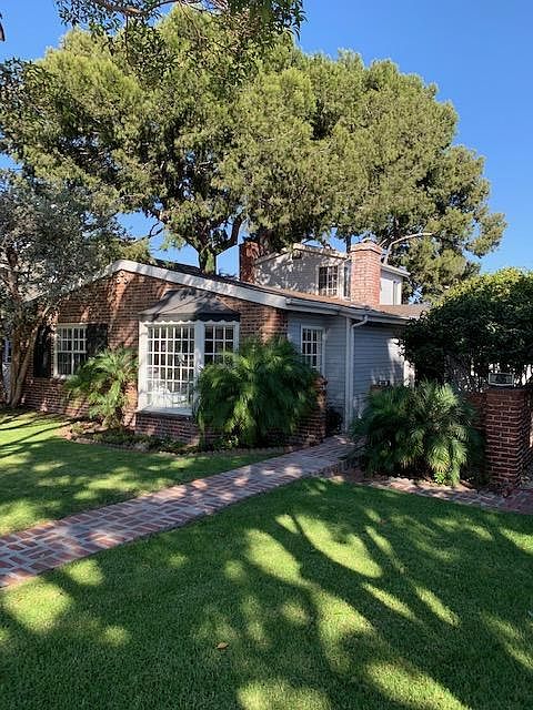 Commuter studio upstairs from family home.