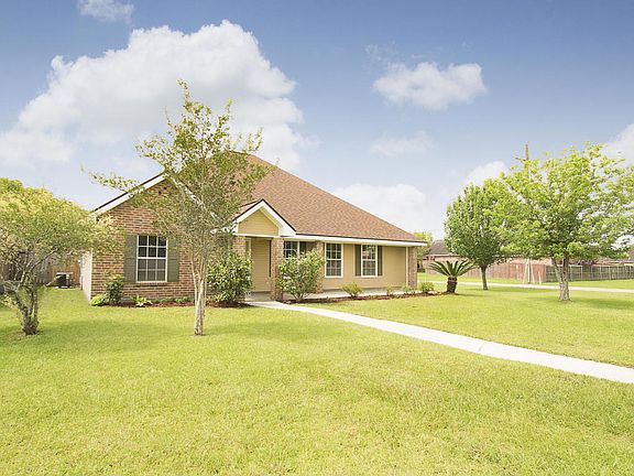 3rd image of 100 Village Green Dr
