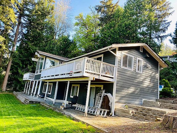 2nd image of 307 207th Ave NE