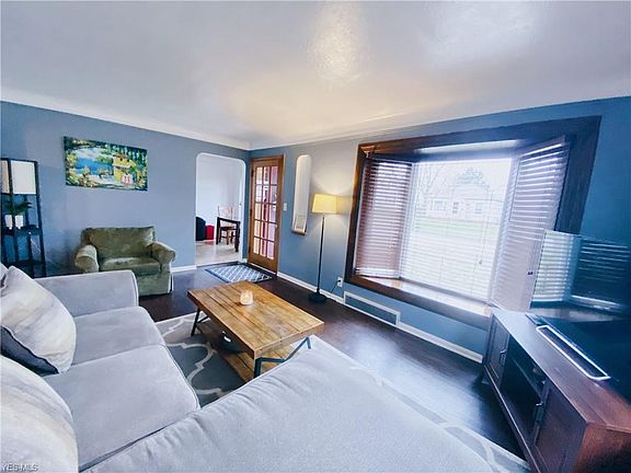 4th image of 5900 Hodgman Dr