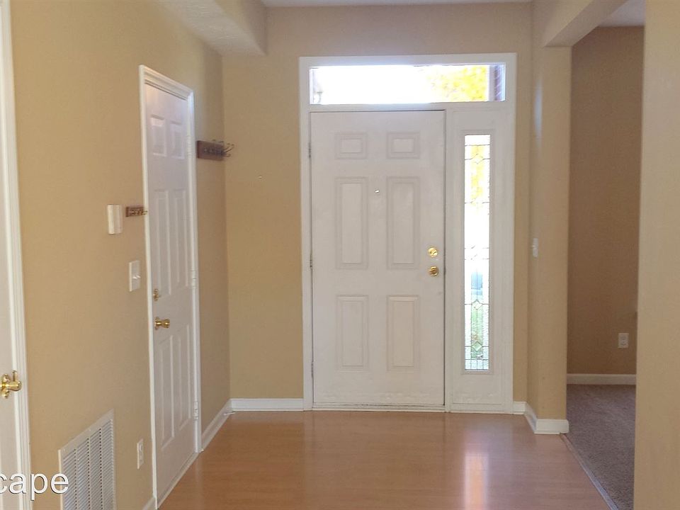 1st image of 7115 Rolling Hills Dr