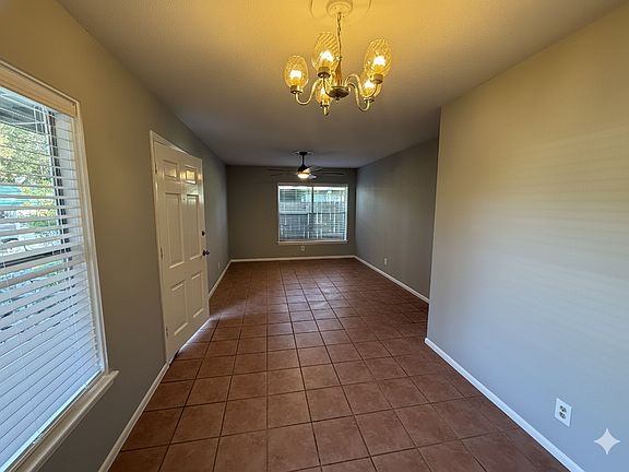 4th image of 558 Congress Ave #1