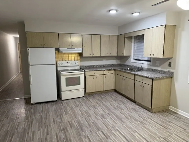 2439 Des Plaines Avenue — Photo 1