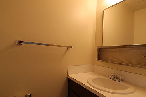 5th image of 663 N Fanning Ave