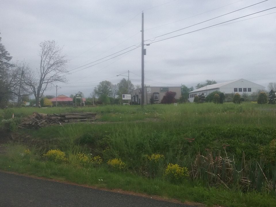 2nd image of 313 And Old Dublin Pike.hilltown