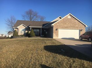 8 Benjamin Ct, Troy, MO 63379