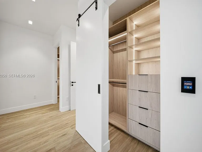 1314 NE 16th Ter #B — Photo 48