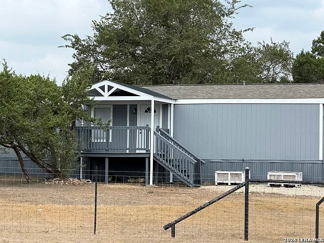 3 bed, 2.0 bath, 1368 sqft, $1,700 — Photo 2