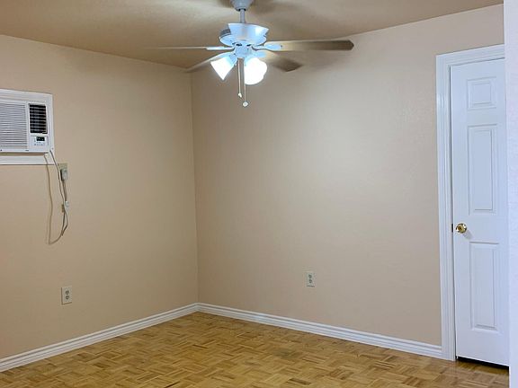 3rd image of 208 E Park Ave #2