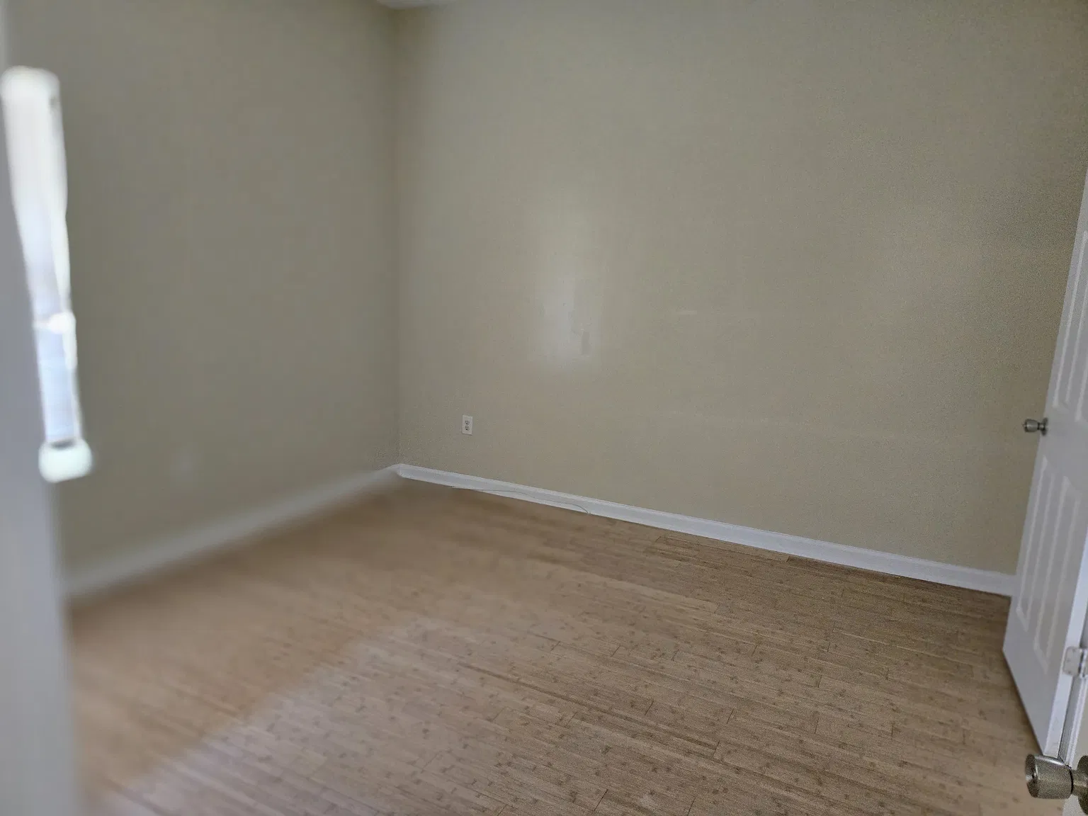 4 bed, 1254 sqft, $1,900 — Photo 4