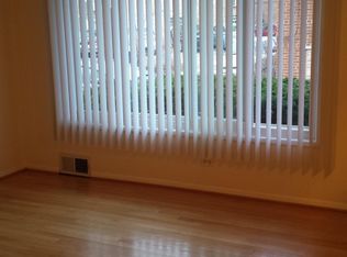 9026 Bronx Ave APT A, Skokie, IL 60077