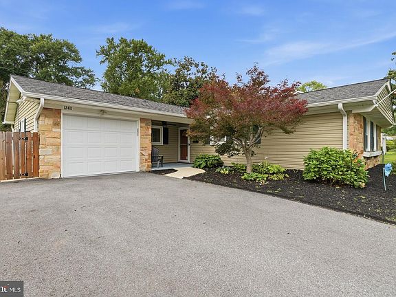 3rd image of 12411 Melling Ln