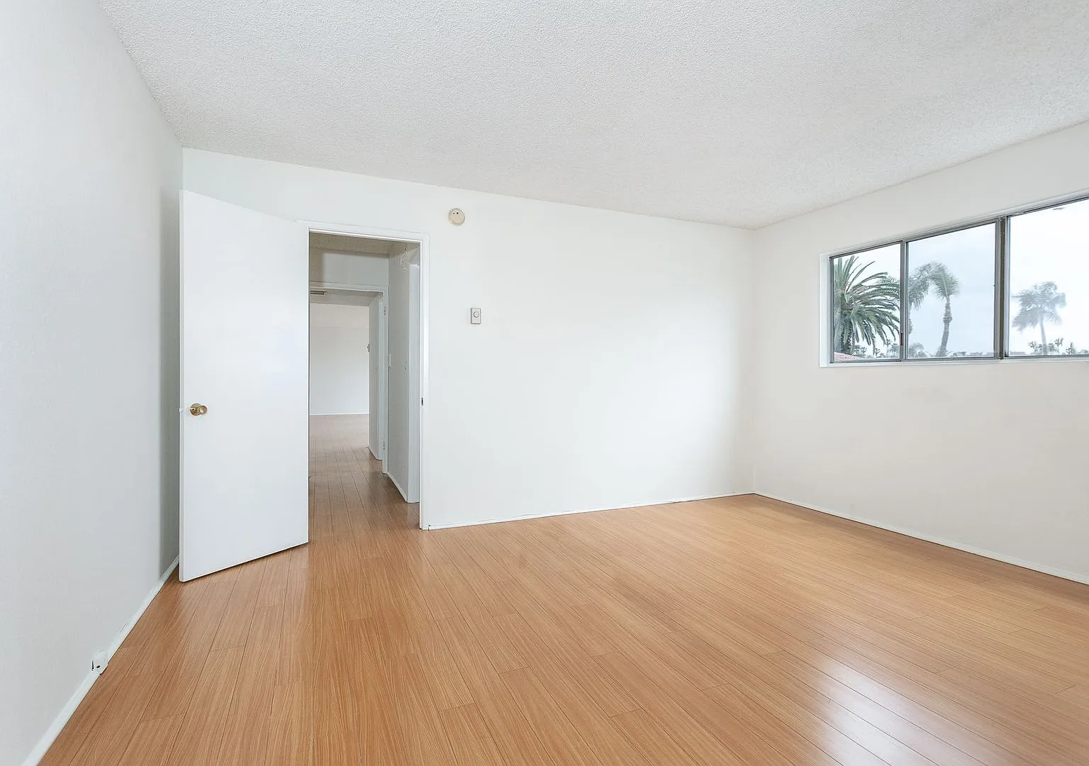 1000 S Wooster St — Photo 2