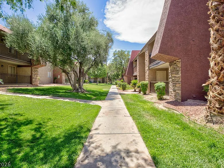 5081 River Glen Dr #127 — Photo 5