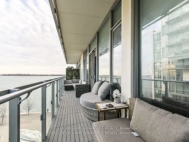 29 Queens Quay E #616 — Photo 9