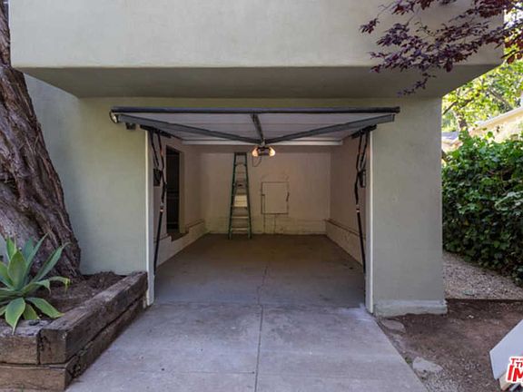 3rd image of 2069 Stanley Hills Dr