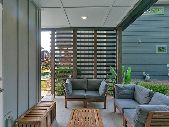 3rd image of 2522 Colbert Dr