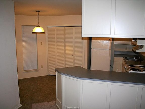 5th image of 606 San Saba Ct