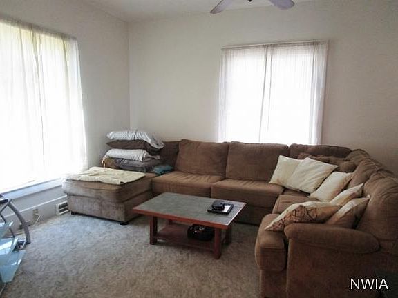 4th image of 202 E 23rd St