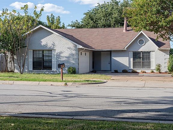 3rd image of 2117 Pennington Dr