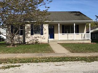 903 Lincoln St, Pawnee, IL 62558