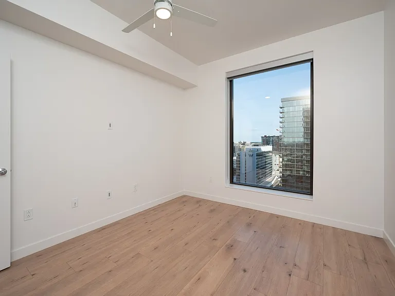 1212 Demonbreun St #1710 — Photo 22