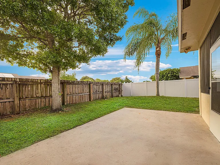 9593 Richmond Cir — Photo 21