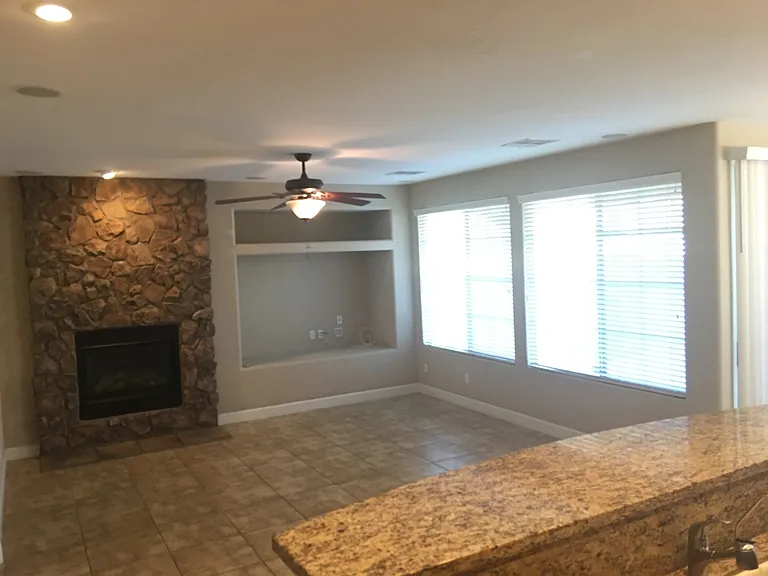 300 W Wisteria Pl — Photo 13