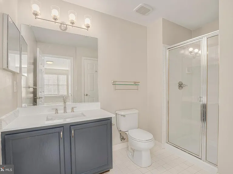 MAIN LEVEL BATHROOM