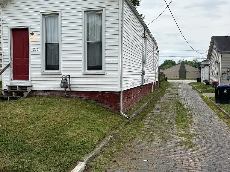 816 Milton St — Photo 8
