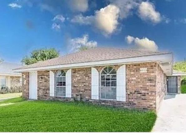 8023 Arcadia Ln