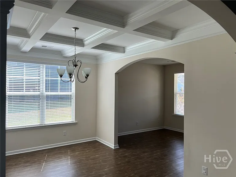 604 Majestic Dr — Photo 13