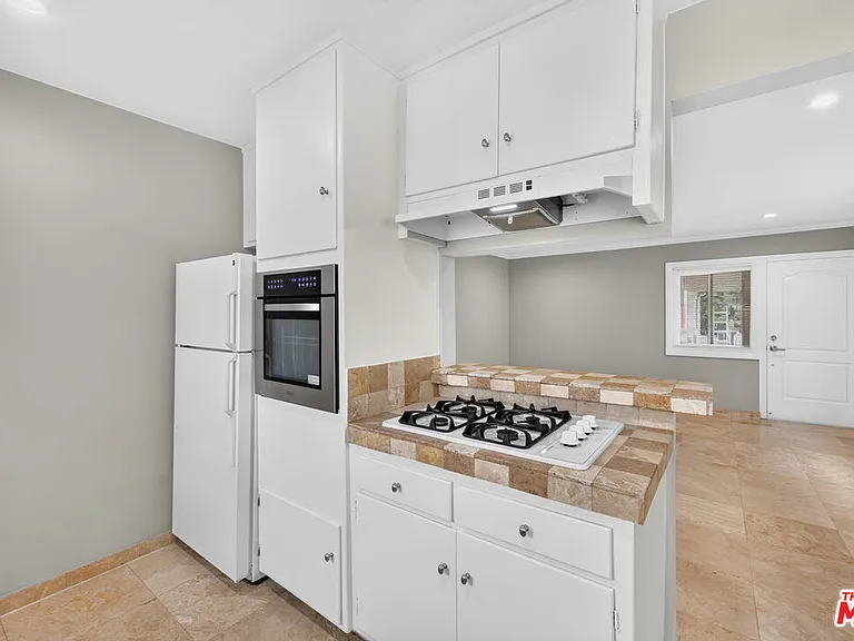 1619 Colby Ave #4 — Photo 15