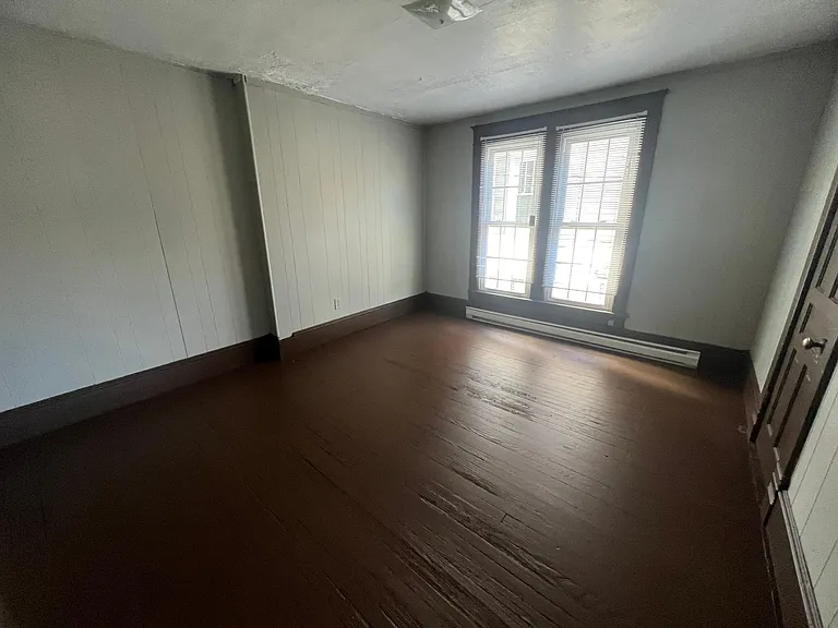 500 Straley Ave #4 — Photo 2