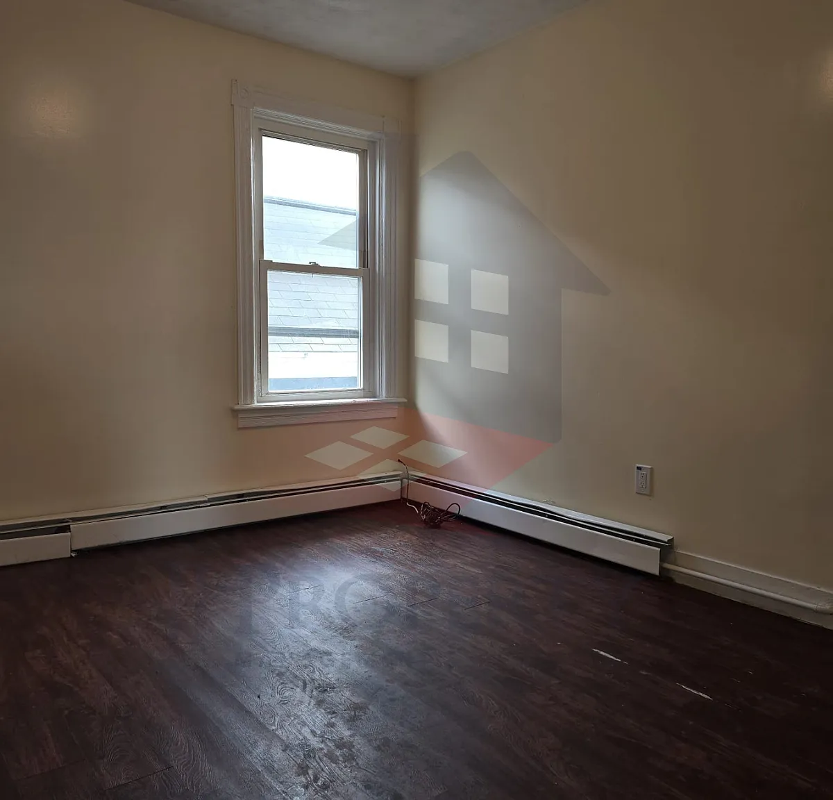 3 bed, $1,800 — Photo 2