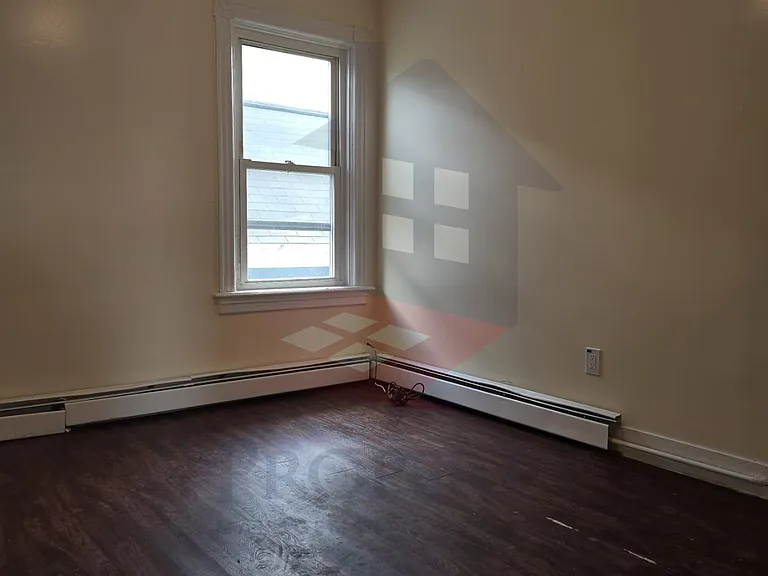 129 Magill St — Photo 2