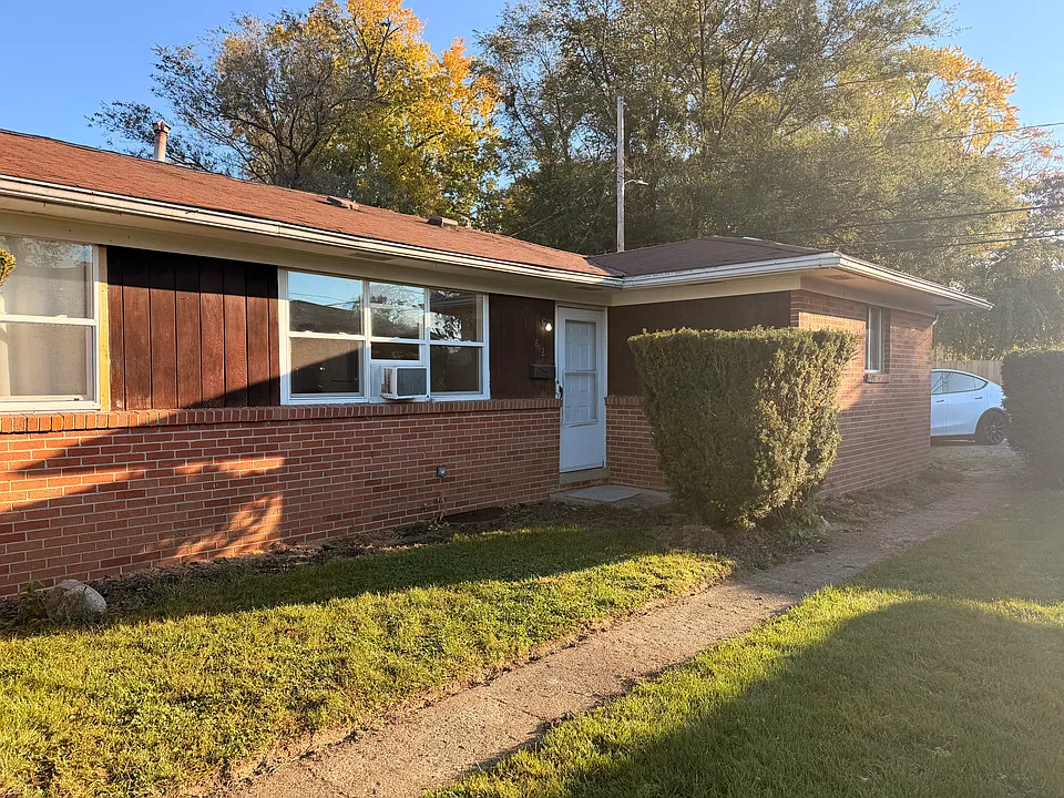 640-642 Elaine Rd