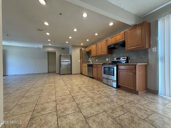 3rd image of 6301 W EARLL Drive