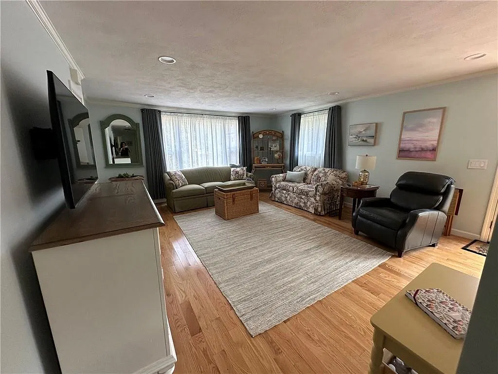 3 bed, 1420 sqft, $2,850 — Photo 4