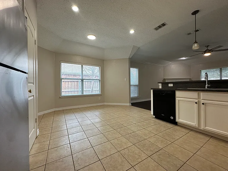8399 Biscayne St — Photo 7