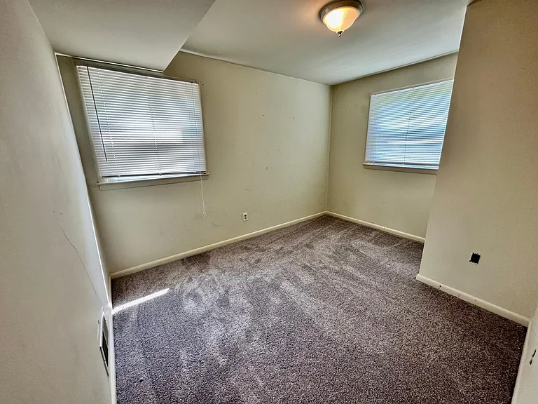 1942 Crooked Oak Dr — Photo 36