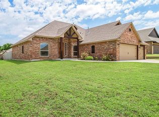 616 Blue Sky Dr, Midwest City, OK 73130
