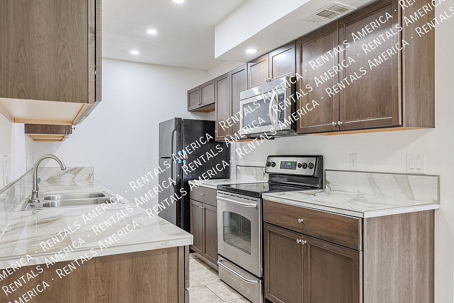 1st image of 6058 W Golden Ln