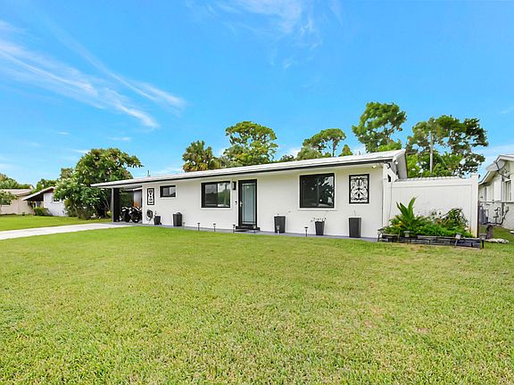 3rd image of 5873 Tarragon Drive
