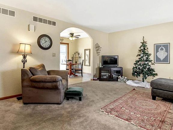5th image of 1147 N Emerson Ave