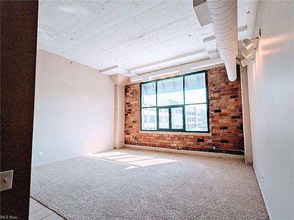 4th image of 401 W Shoreline Dr Unit 250