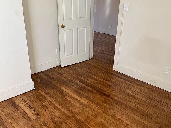 3rd image of 2807 Barton Ave APT 1