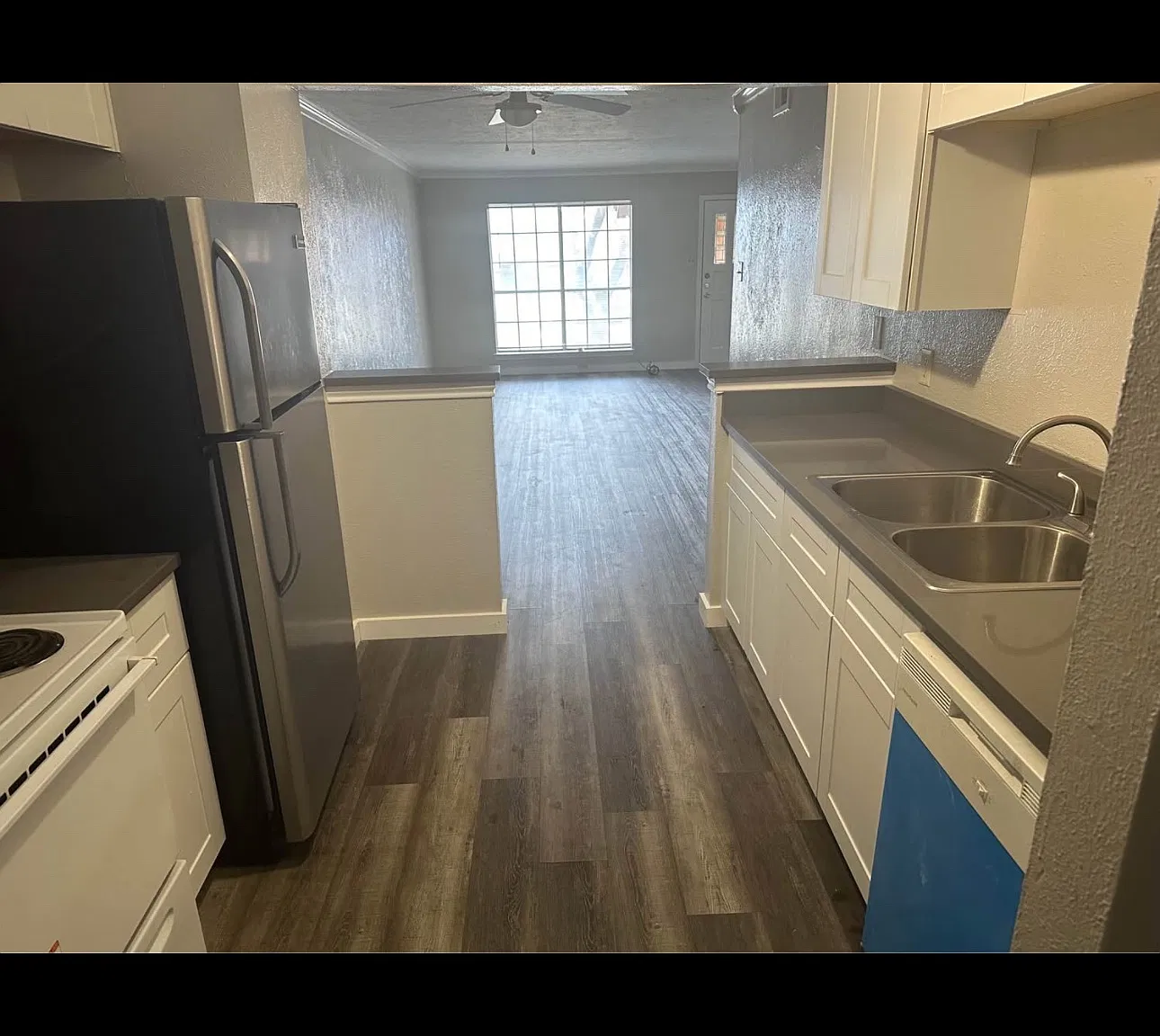 2 bed, 987 sqft, $1,700 — Photo 2