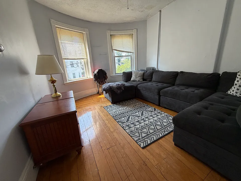 18 Dudley St #2