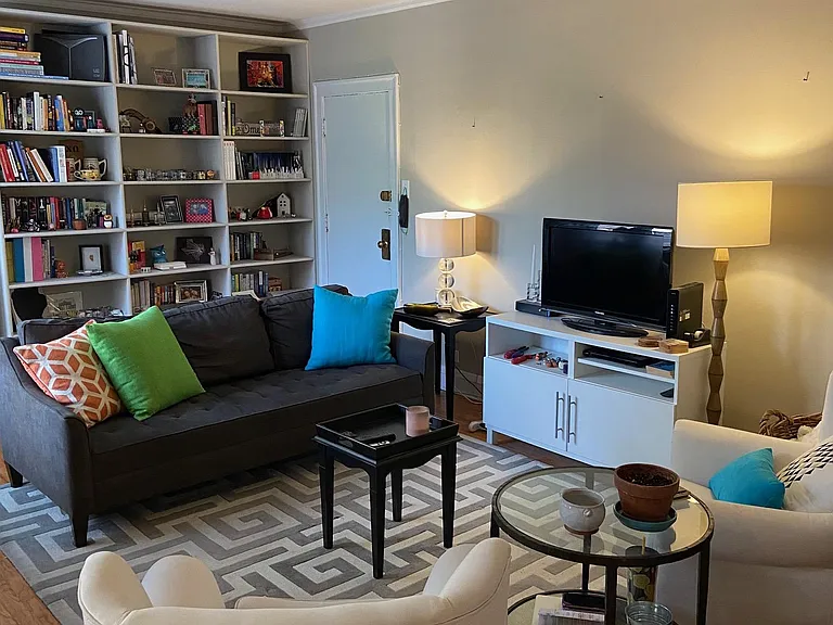 2326 N Lincoln Park W #4B — Photo 1